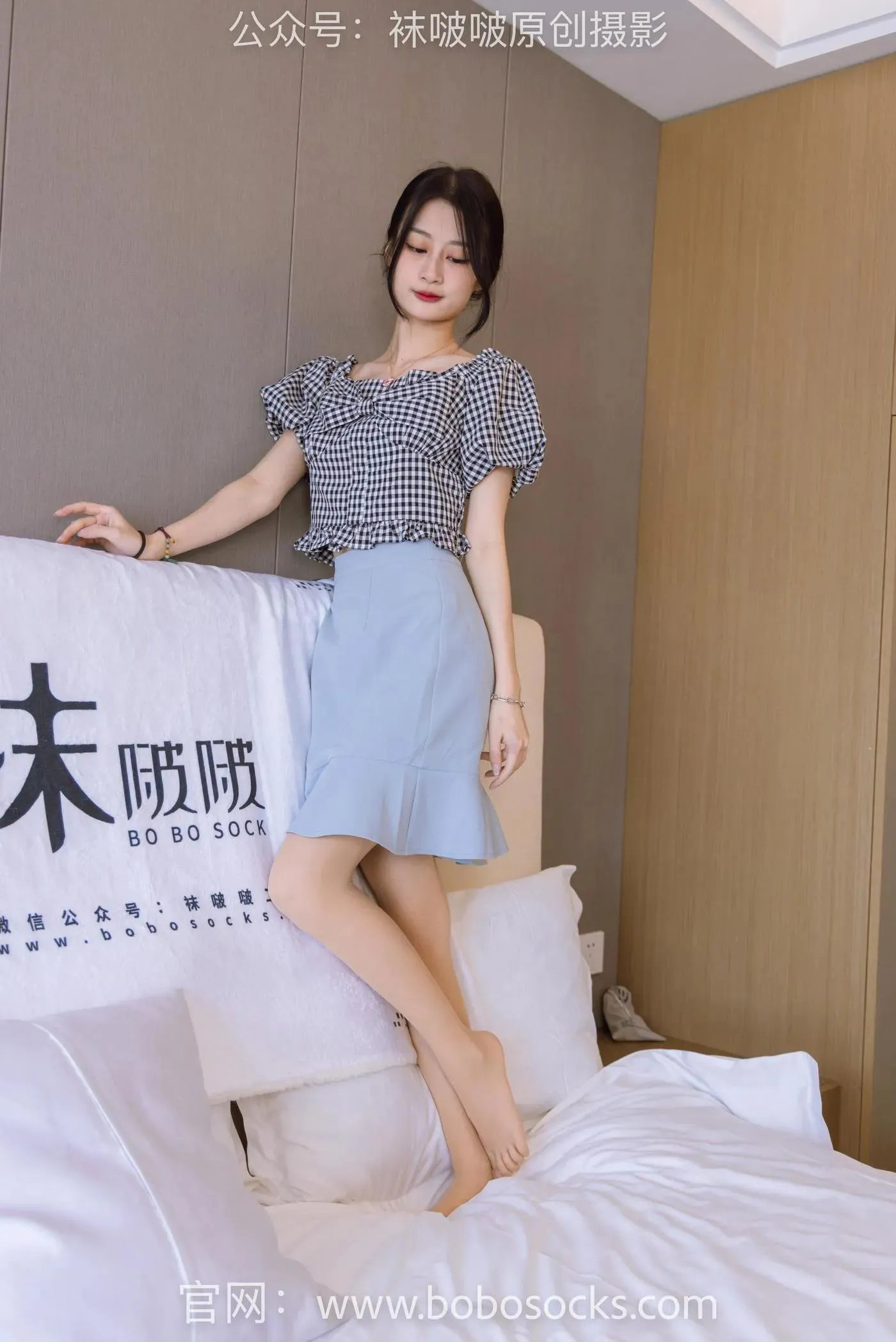 [BoBoSocks袜啵啵]NO.131 苏苏-两双高跟鞋、黑丝 [140P]插图3